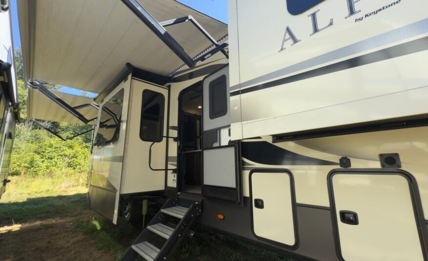 2020 Keystone Alpine 3710KP — Luxury Fifth Wheel RV 42ft