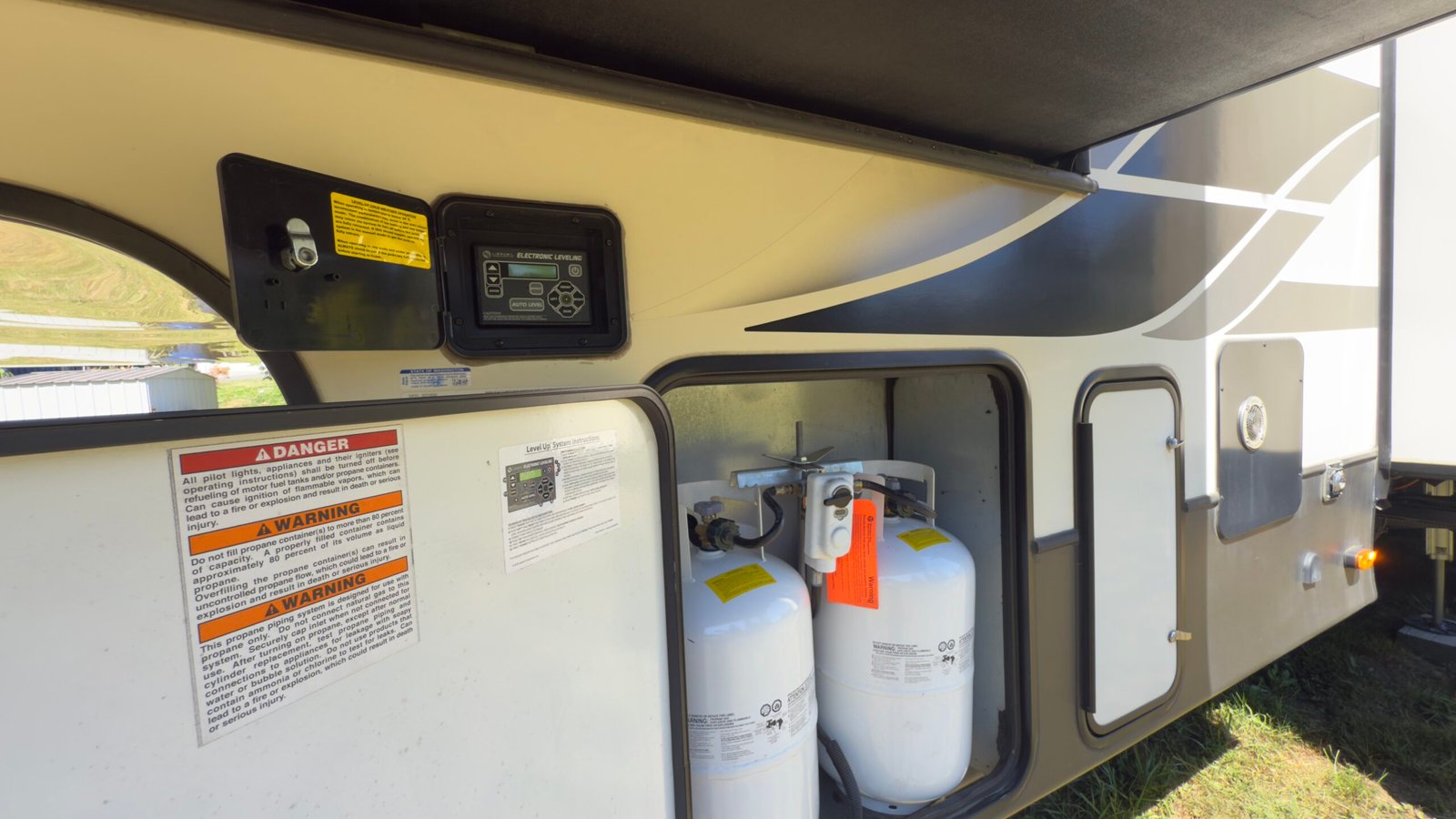 2020 Keystone Alpine 3710KP — Luxury Fifth Wheel RV 42ft