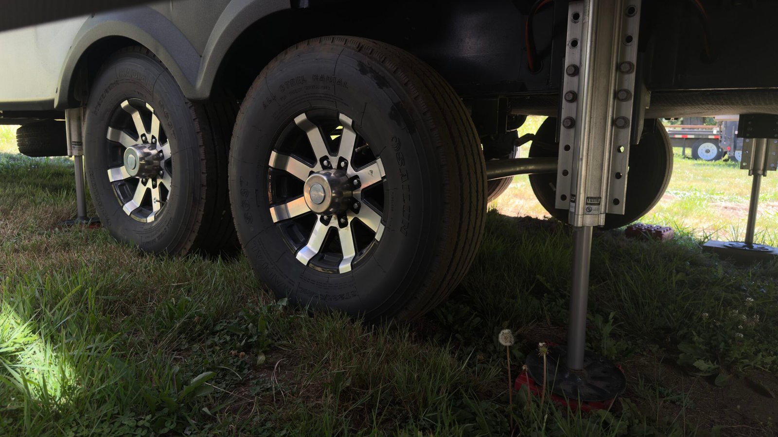 2020 Keystone Alpine 3710KP — Luxury Fifth Wheel RV 42ft