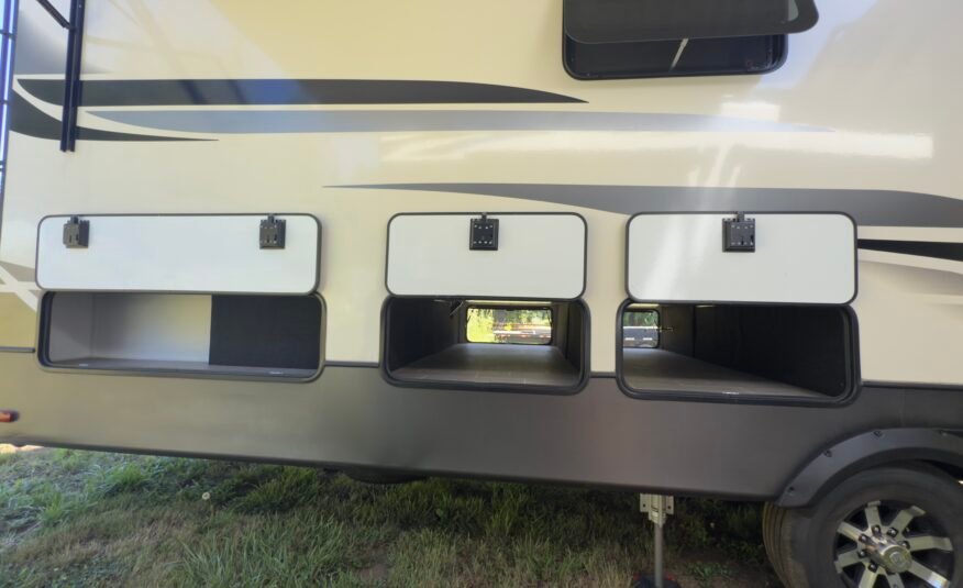 2020 Keystone Alpine 3710KP — Luxury Fifth Wheel RV 42ft