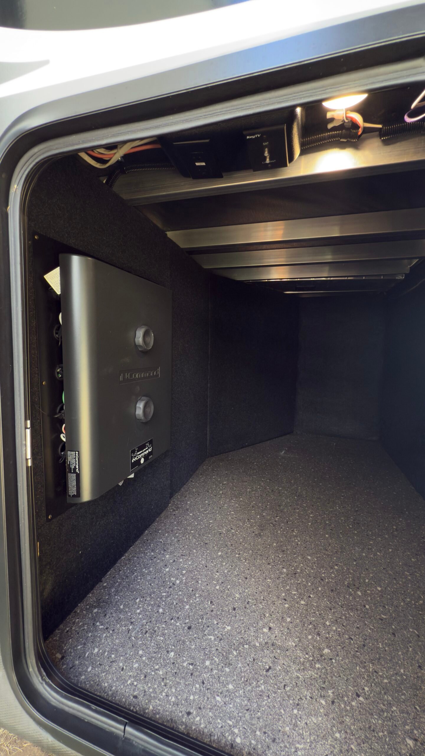 2020 Keystone Alpine 3710KP — Luxury Fifth Wheel RV 42ft