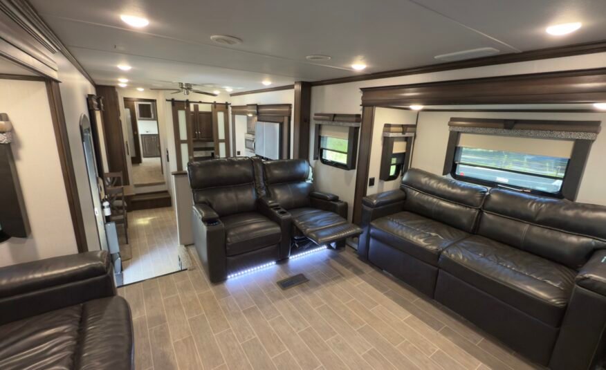 2020 Keystone Alpine 3710KP — Luxury Fifth Wheel RV 42ft