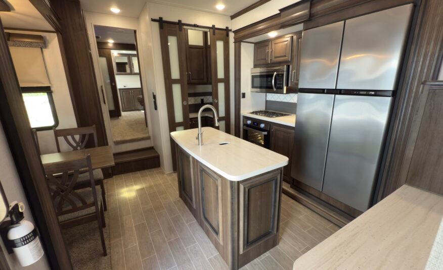2020 Keystone Alpine 3710KP — Luxury Fifth Wheel RV 42ft