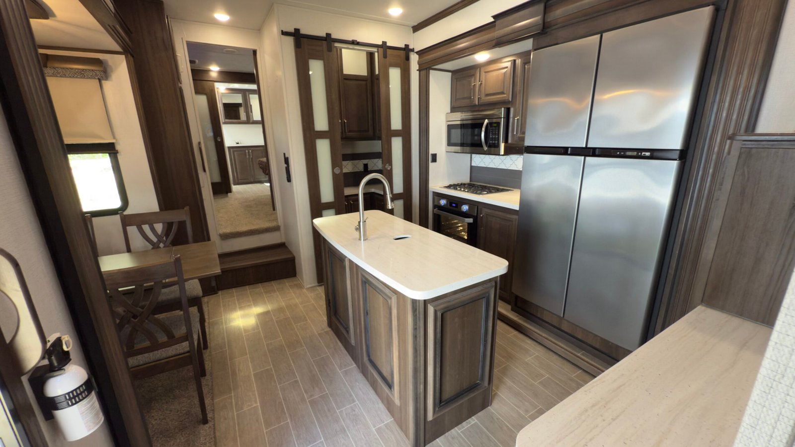 2020 Keystone Alpine 3710KP — Luxury Fifth Wheel RV 42ft