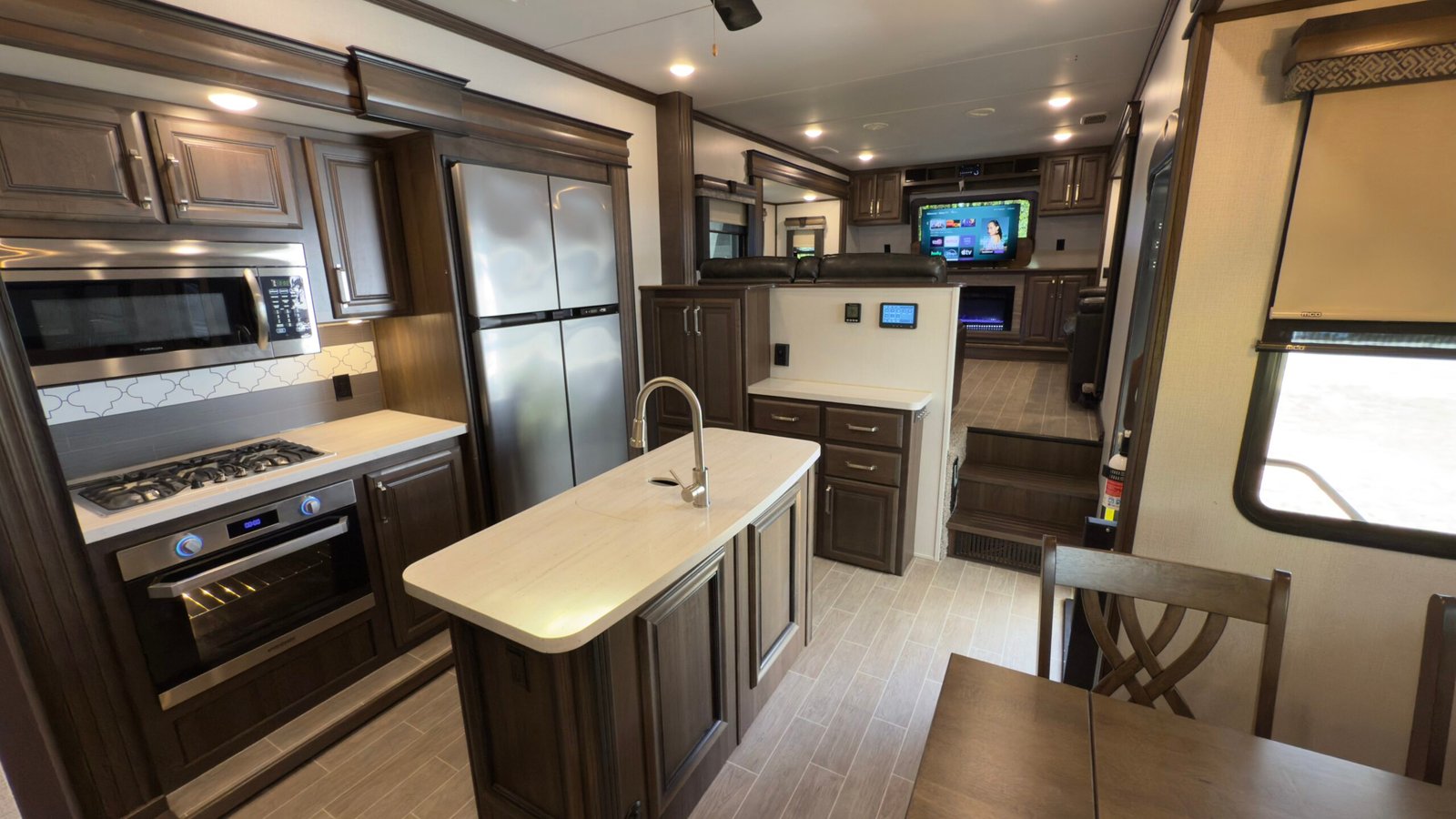 2020 Keystone Alpine 3710KP — Luxury Fifth Wheel RV 42ft
