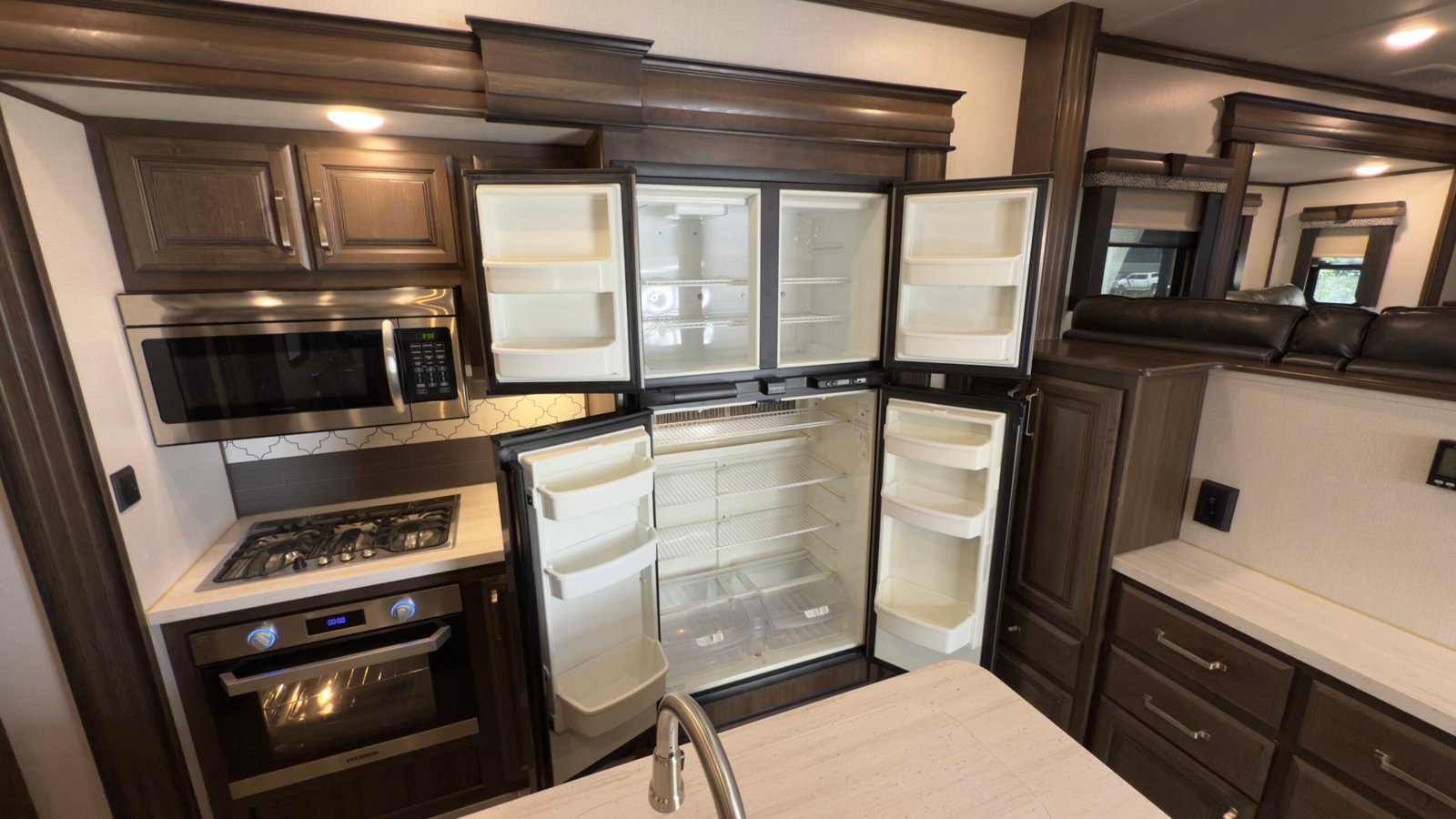 2020 Keystone Alpine 3710KP — Luxury Fifth Wheel RV 42ft