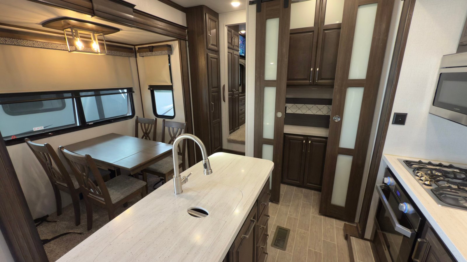 2020 Keystone Alpine 3710KP — Luxury Fifth Wheel RV 42ft