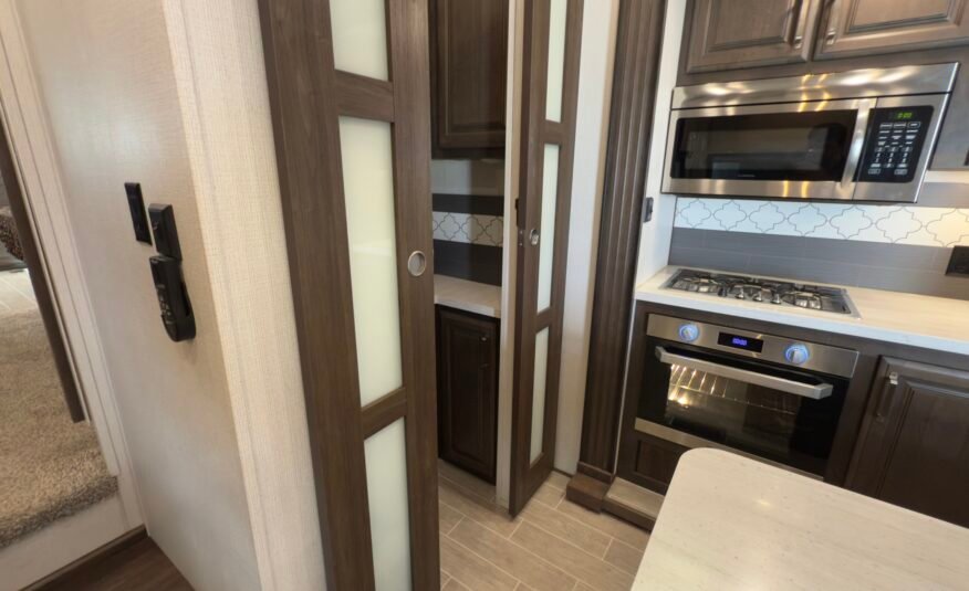 2020 Keystone Alpine 3710KP — Luxury Fifth Wheel RV 42ft