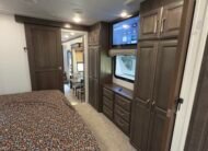 2020 Keystone Alpine 3710KP — Luxury Fifth Wheel RV 42ft