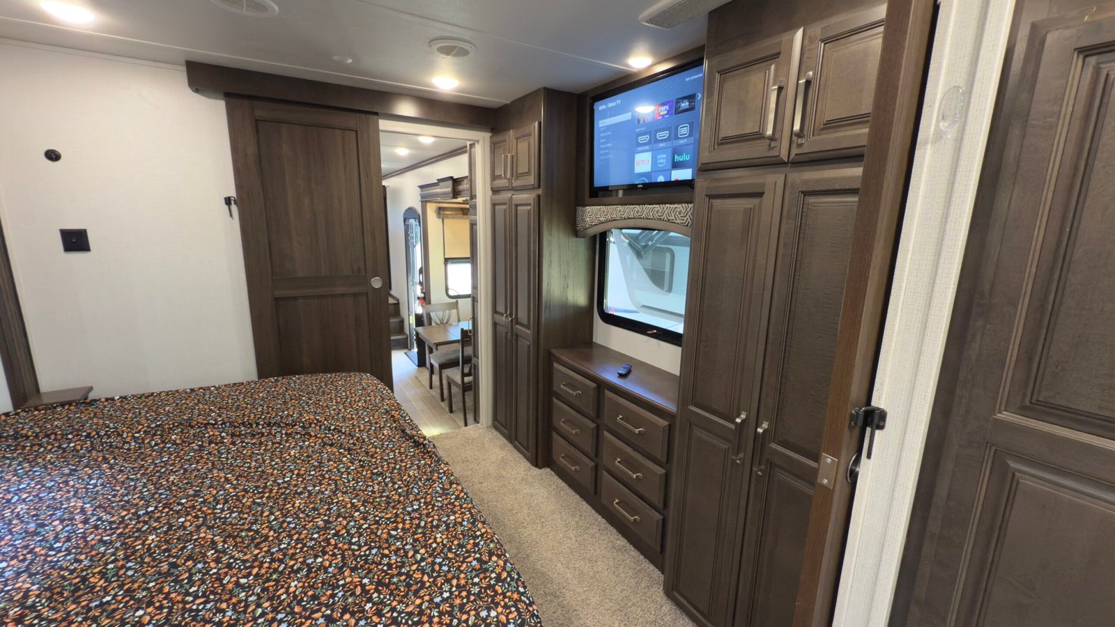 2020 Keystone Alpine 3710KP — Luxury Fifth Wheel RV 42ft