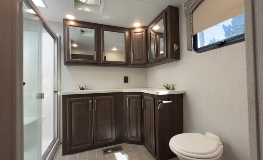 2020 Keystone Alpine 3710KP — Luxury Fifth Wheel RV 42ft