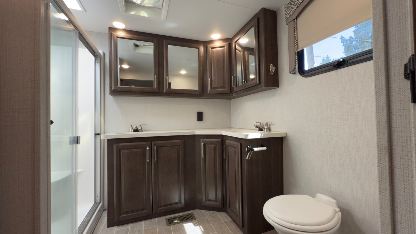 2020 Keystone Alpine 3710KP — Luxury Fifth Wheel RV 42ft