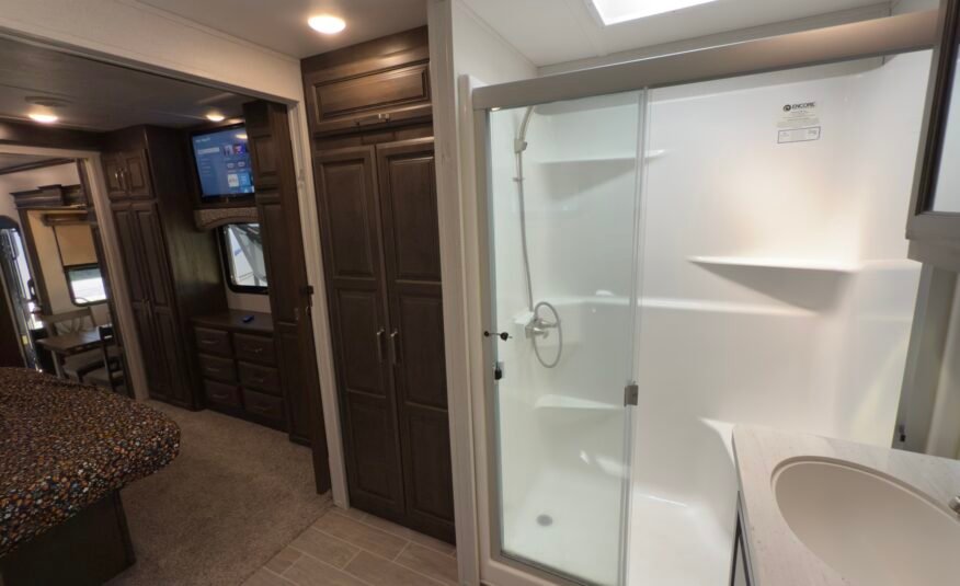 2020 Keystone Alpine 3710KP — Luxury Fifth Wheel RV 42ft