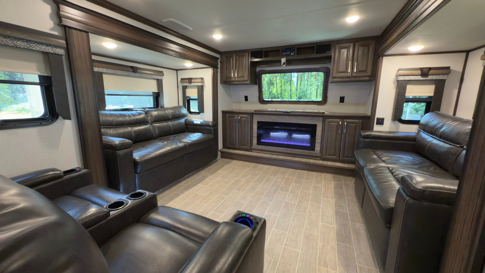 2020 Keystone Alpine 3710KP — Luxury Fifth Wheel RV 42ft