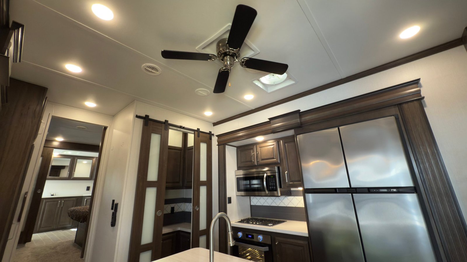 2020 Keystone Alpine 3710KP — Luxury Fifth Wheel RV 42ft