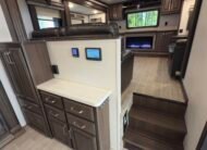 2020 Keystone Alpine 3710KP — Luxury Fifth Wheel RV 42ft