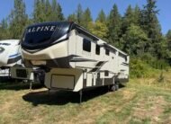 2020 Keystone Alpine 3710KP — Luxury Fifth Wheel RV 42ft