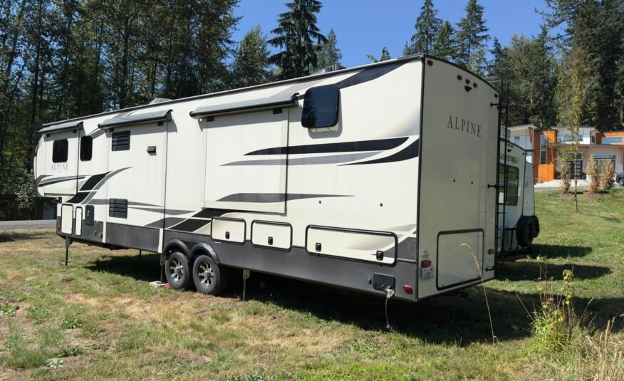 2020 Keystone Alpine 3710KP — Luxury Fifth Wheel RV 42ft