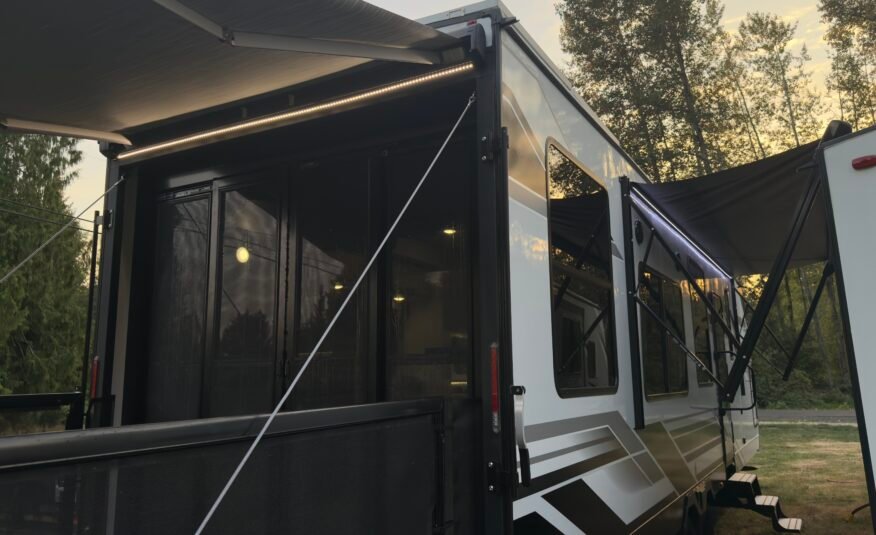 2025 Grand Design Momentum G‑Class 30g Rv 35ft (Toy Hauler Travel Trailer)
