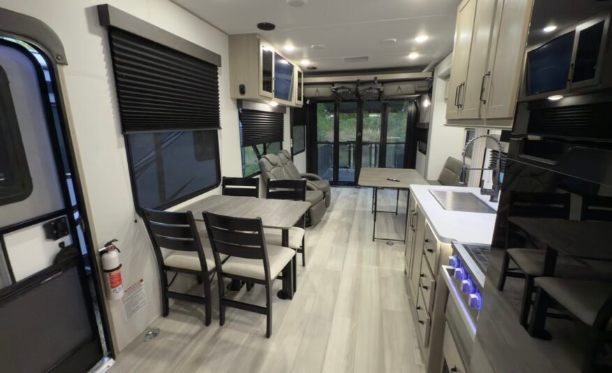 2025 Grand Design Momentum G‑Class 30g Rv 35ft (Toy Hauler Travel Trailer)