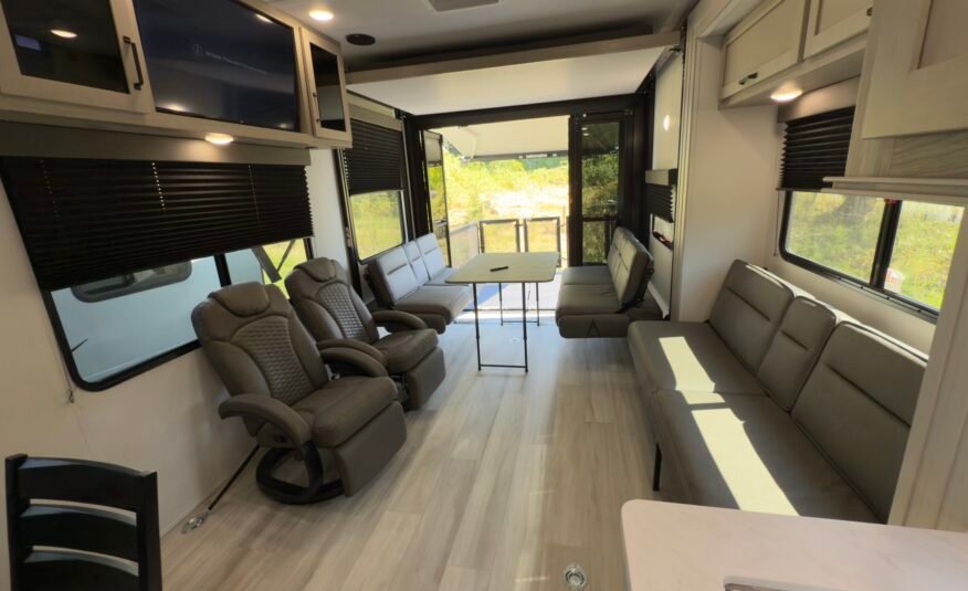 2025 Grand Design Momentum G‑Class 30g Rv 35ft (Toy Hauler Travel Trailer)