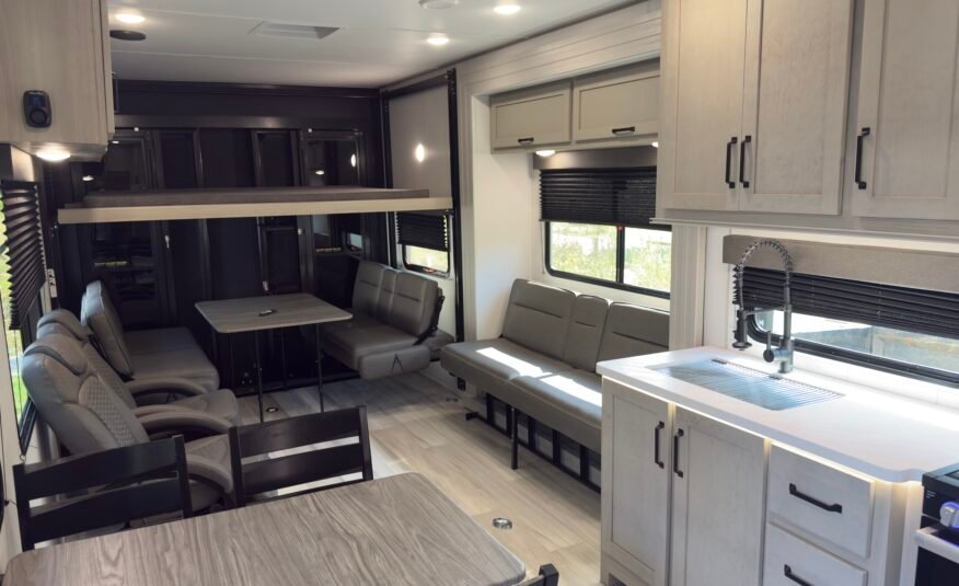 2025 Grand Design Momentum G‑Class 30g Rv 35ft (Toy Hauler Travel Trailer)