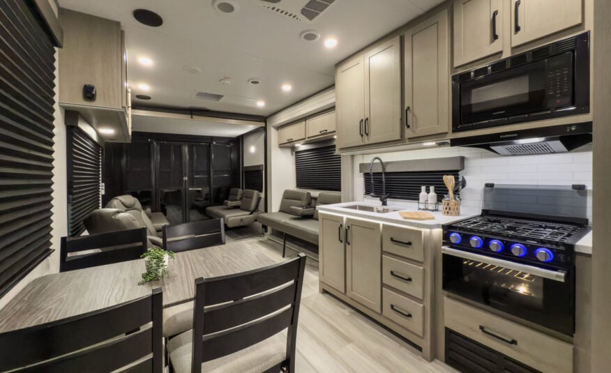 2025 Grand Design Momentum G‑Class 30g Rv 35ft (Toy Hauler Travel Trailer)