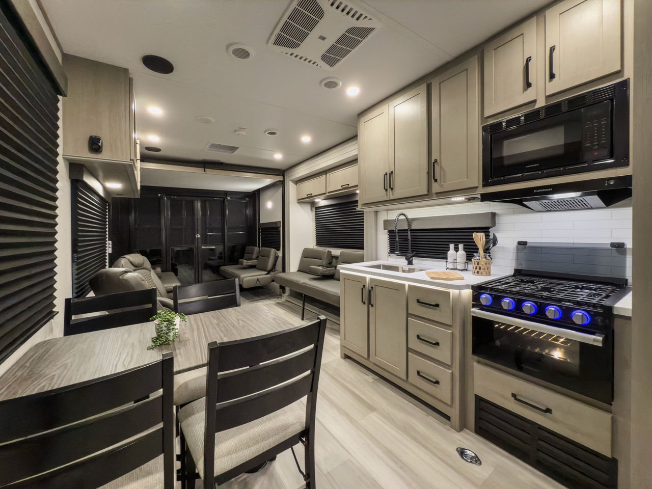 2025 Grand Design Momentum G‑Class 30g Rv 35ft (Toy Hauler Travel Trailer)