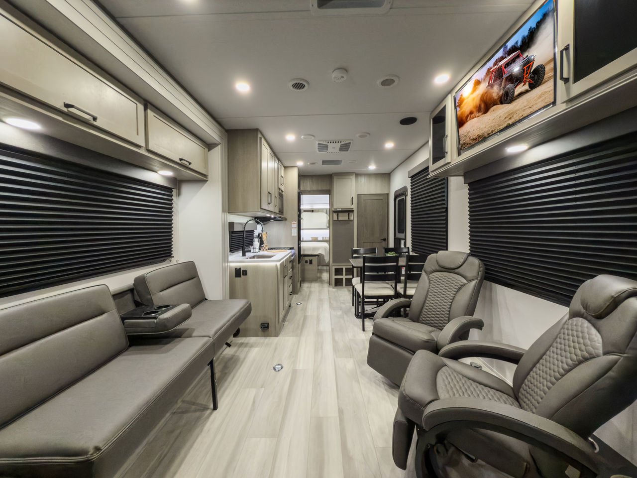 2025 Grand Design Momentum G‑Class 30g Rv 35ft (Toy Hauler Travel Trailer)