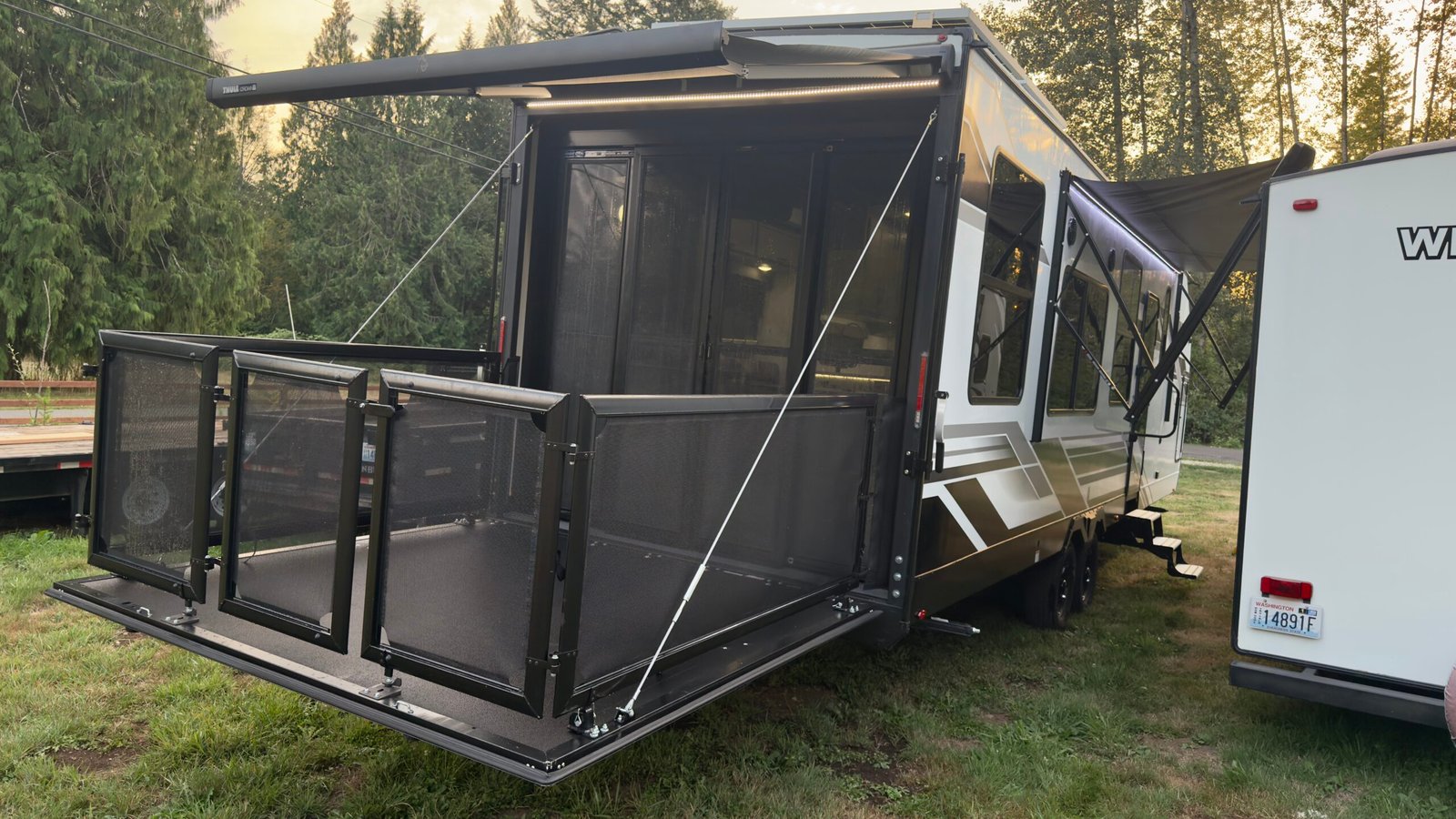 2025 Grand Design Momentum G‑Class 30g Rv 35ft (Toy Hauler Travel Trailer)