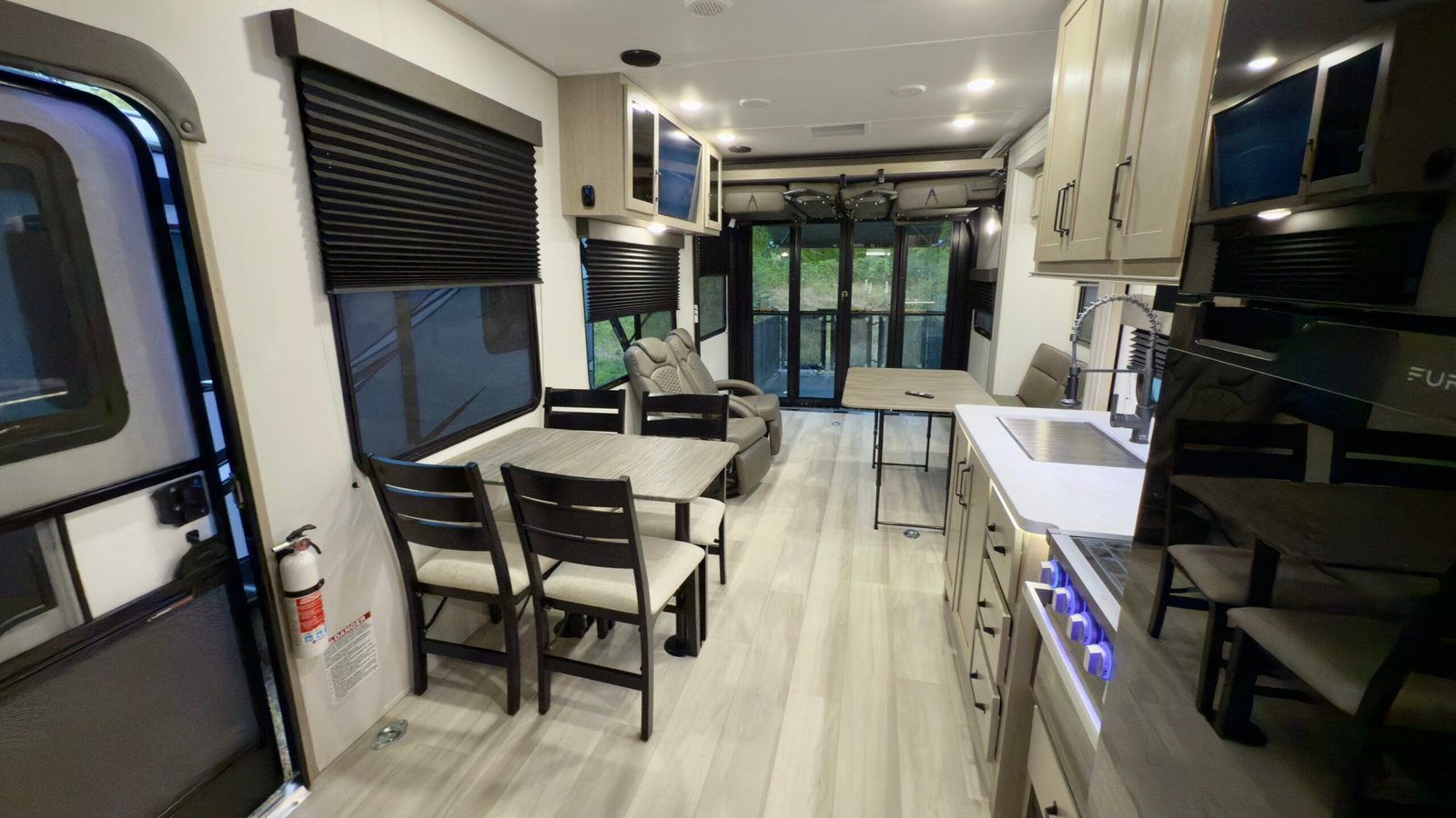 2025 Grand Design Momentum G‑Class 30g Rv 35ft (Toy Hauler Travel Trailer)