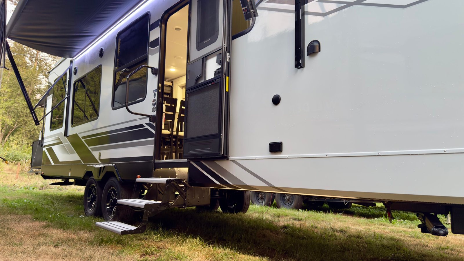 2025 Grand Design Momentum G‑Class 30g Rv 35ft (Toy Hauler Travel Trailer)