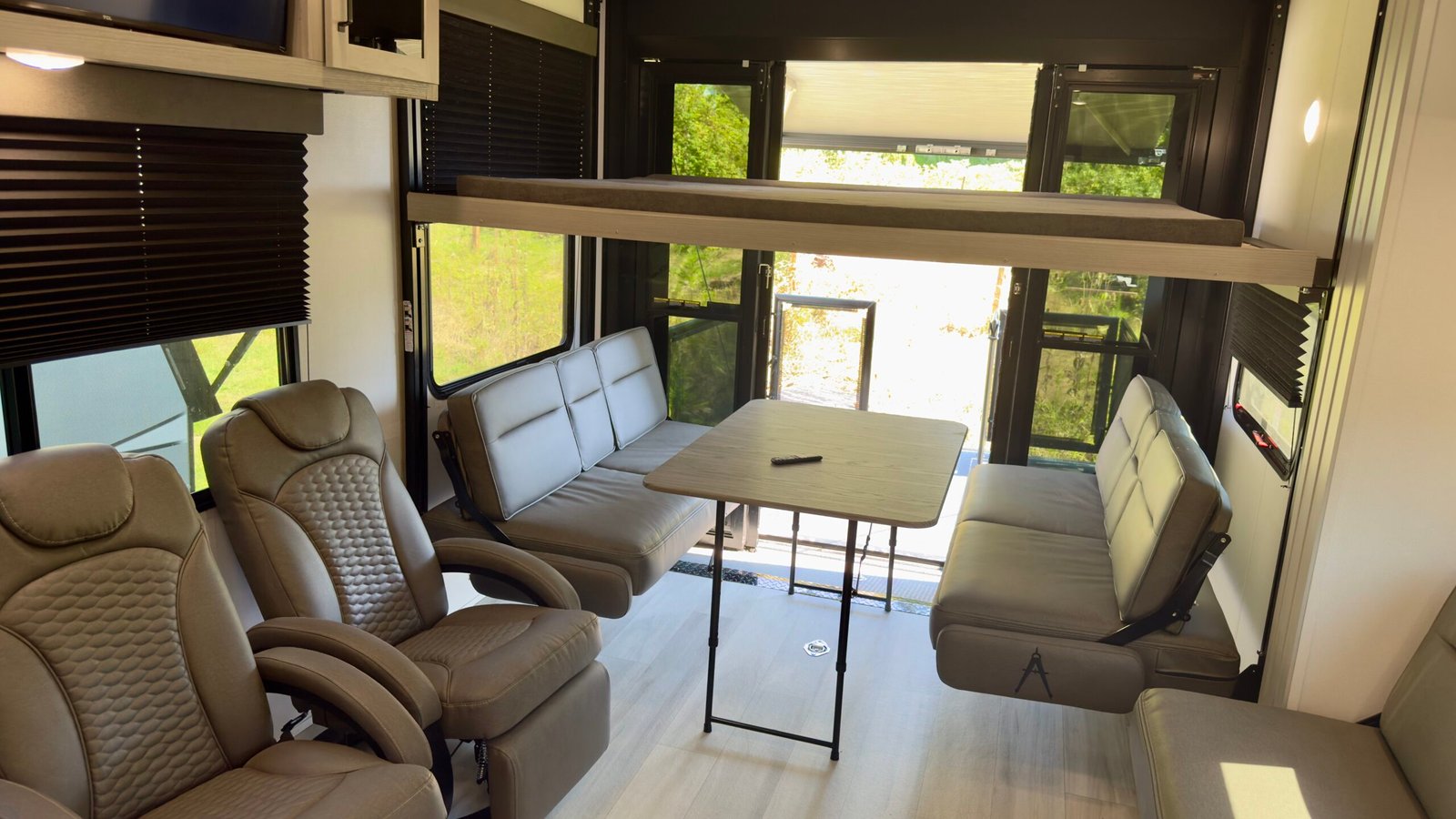 2025 Grand Design Momentum G‑Class 30g Rv 35ft (Toy Hauler Travel Trailer)