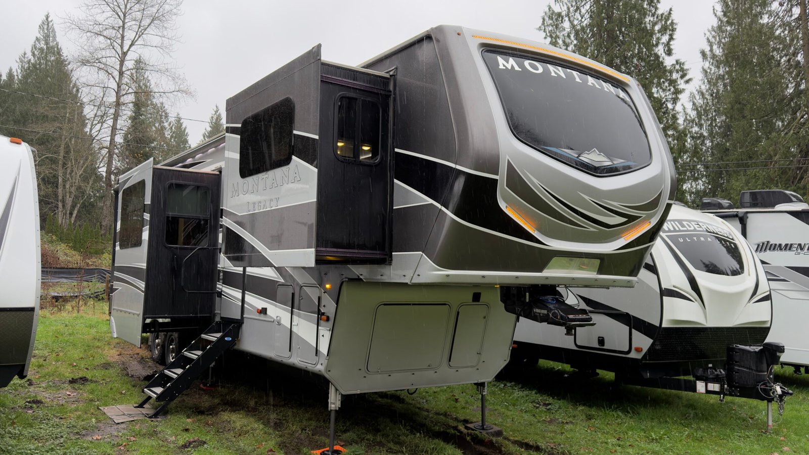 2021 Keystone RV Montana Series M-3760 FL 42FT(Fifth-Wheel)