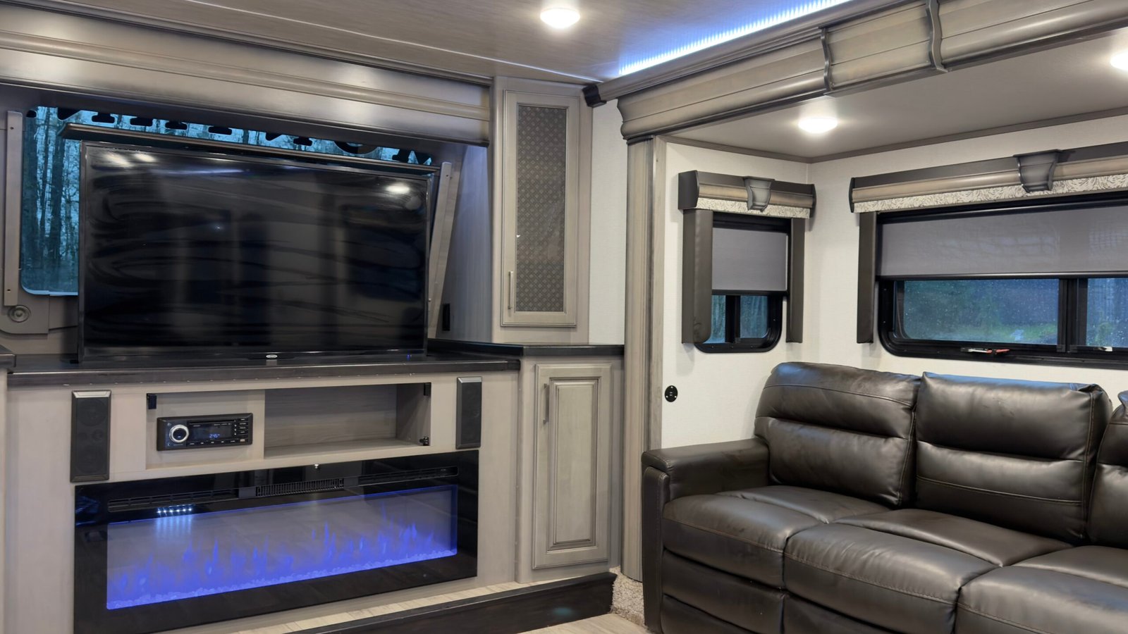 2021 Keystone RV Montana Series M-3760 FL 42FT(Fifth-Wheel)