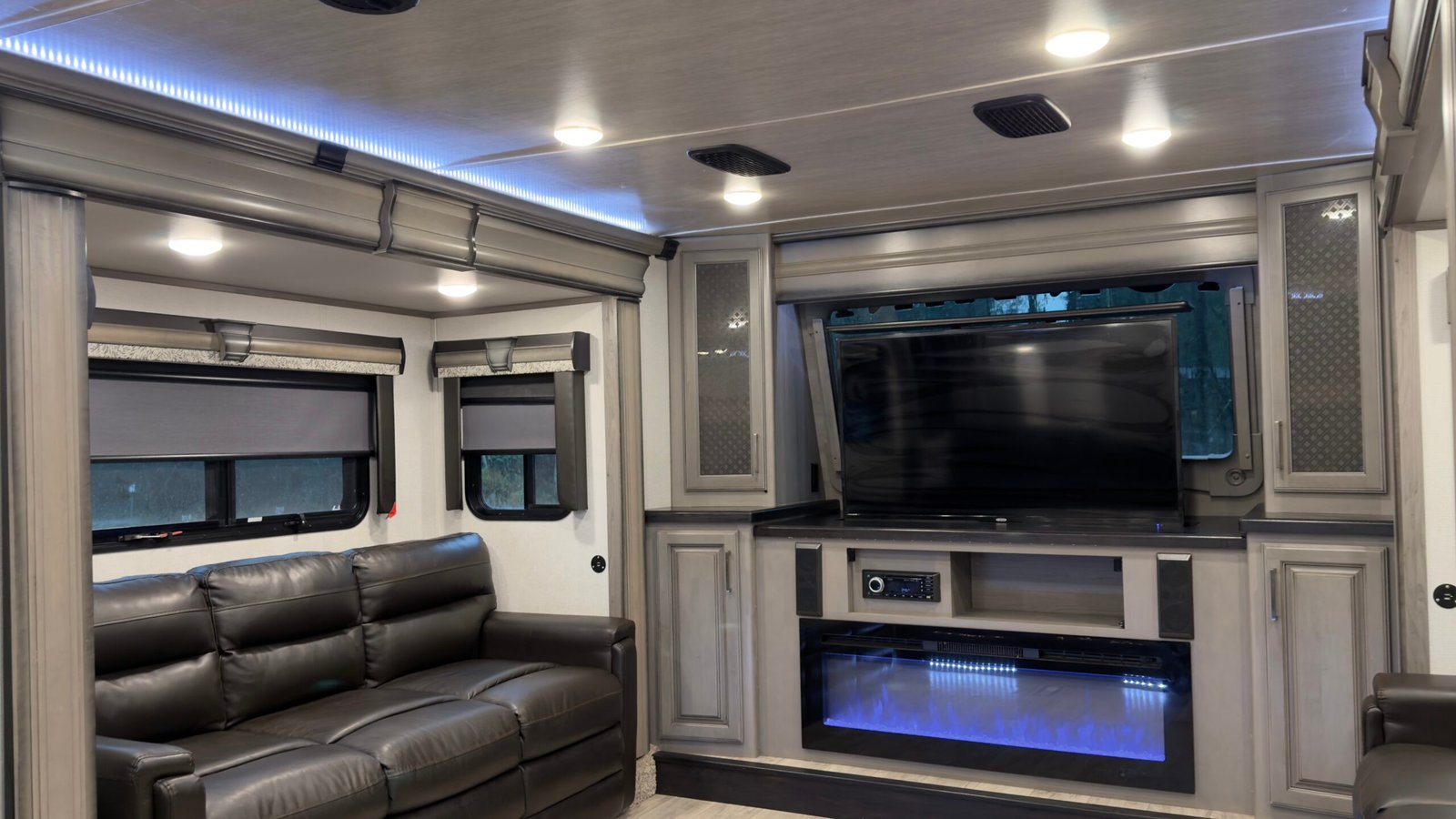 2021 Keystone RV Montana Series M-3760 FL 42FT(Fifth-Wheel)