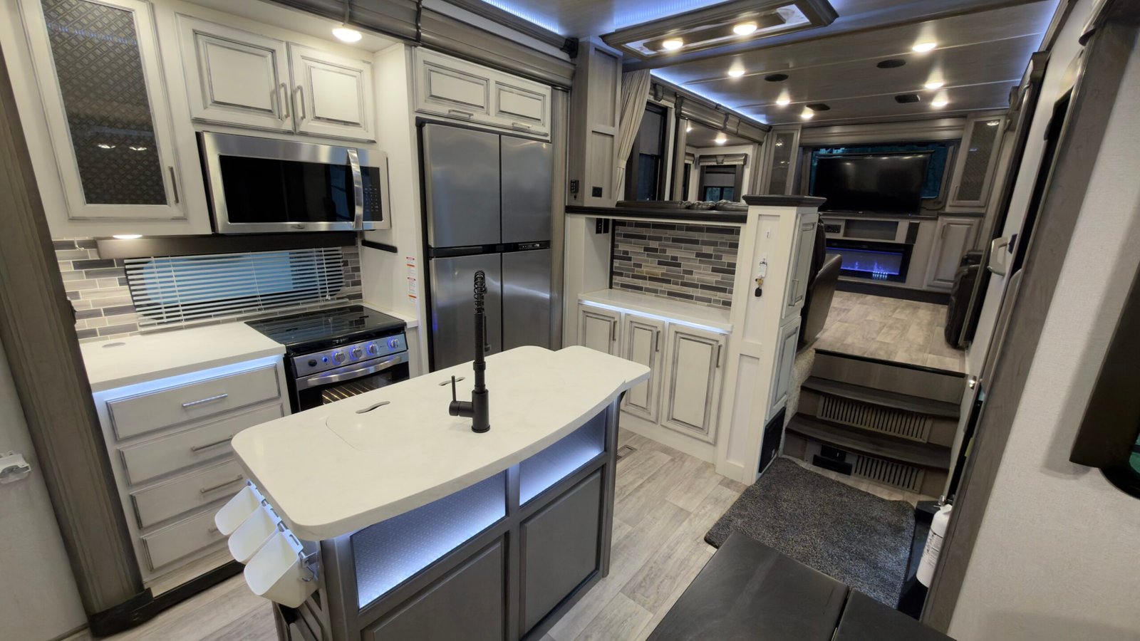 2021 Keystone RV Montana Series M-3760 FL 42FT(Fifth-Wheel)