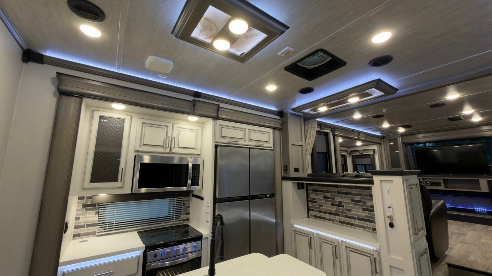 2021 Keystone RV Montana Series M-3760 FL 42FT(Fifth-Wheel)