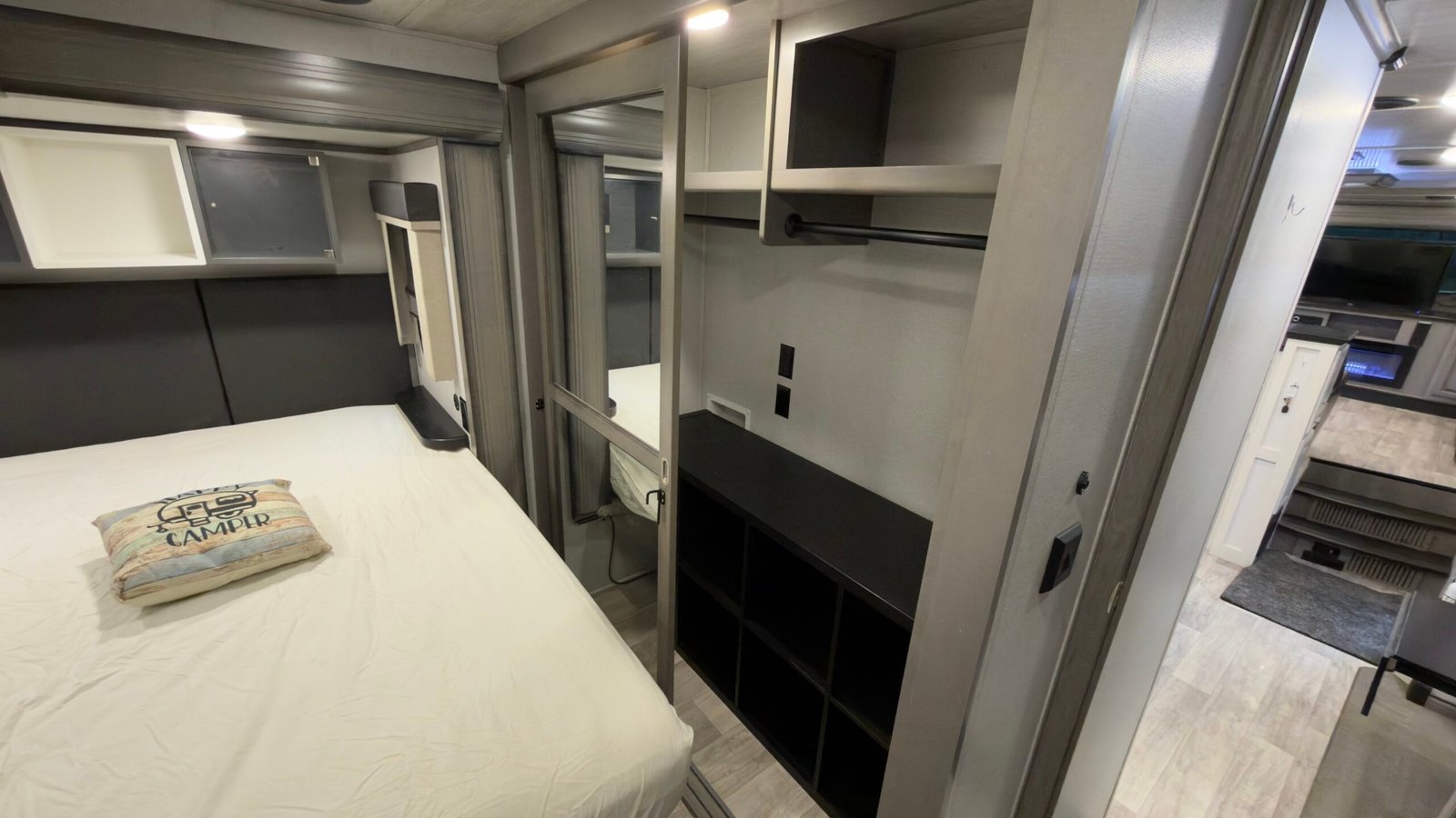 2021 Keystone RV Montana Series M-3760 FL 42FT(Fifth-Wheel)