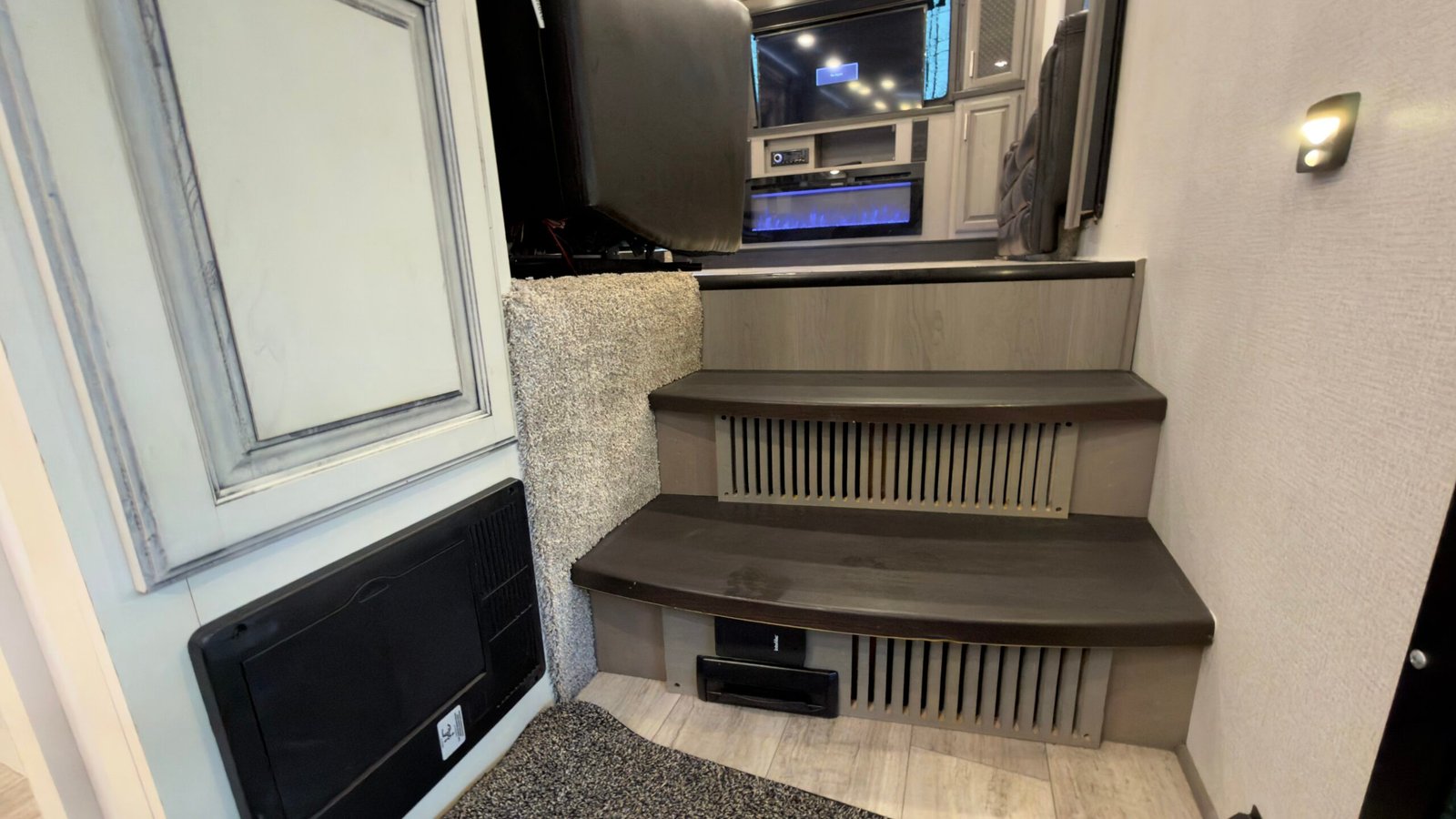 2021 Keystone RV Montana Series M-3760 FL 42FT(Fifth-Wheel)