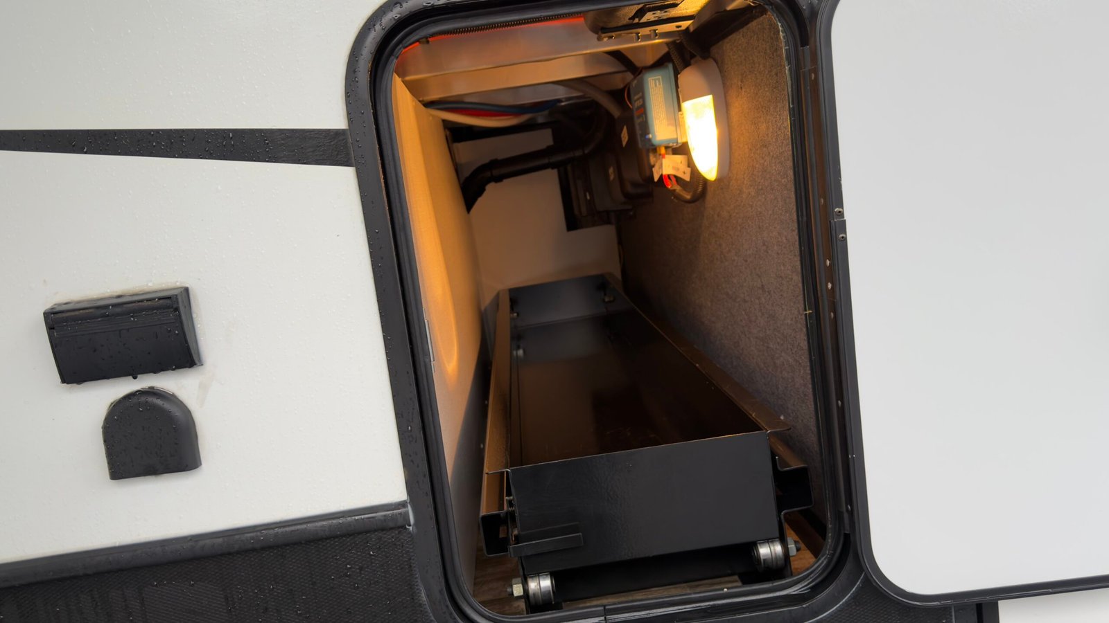 2022 Keystone Carbon Toy Hauler Fifth Wheels – Model 358  39FT