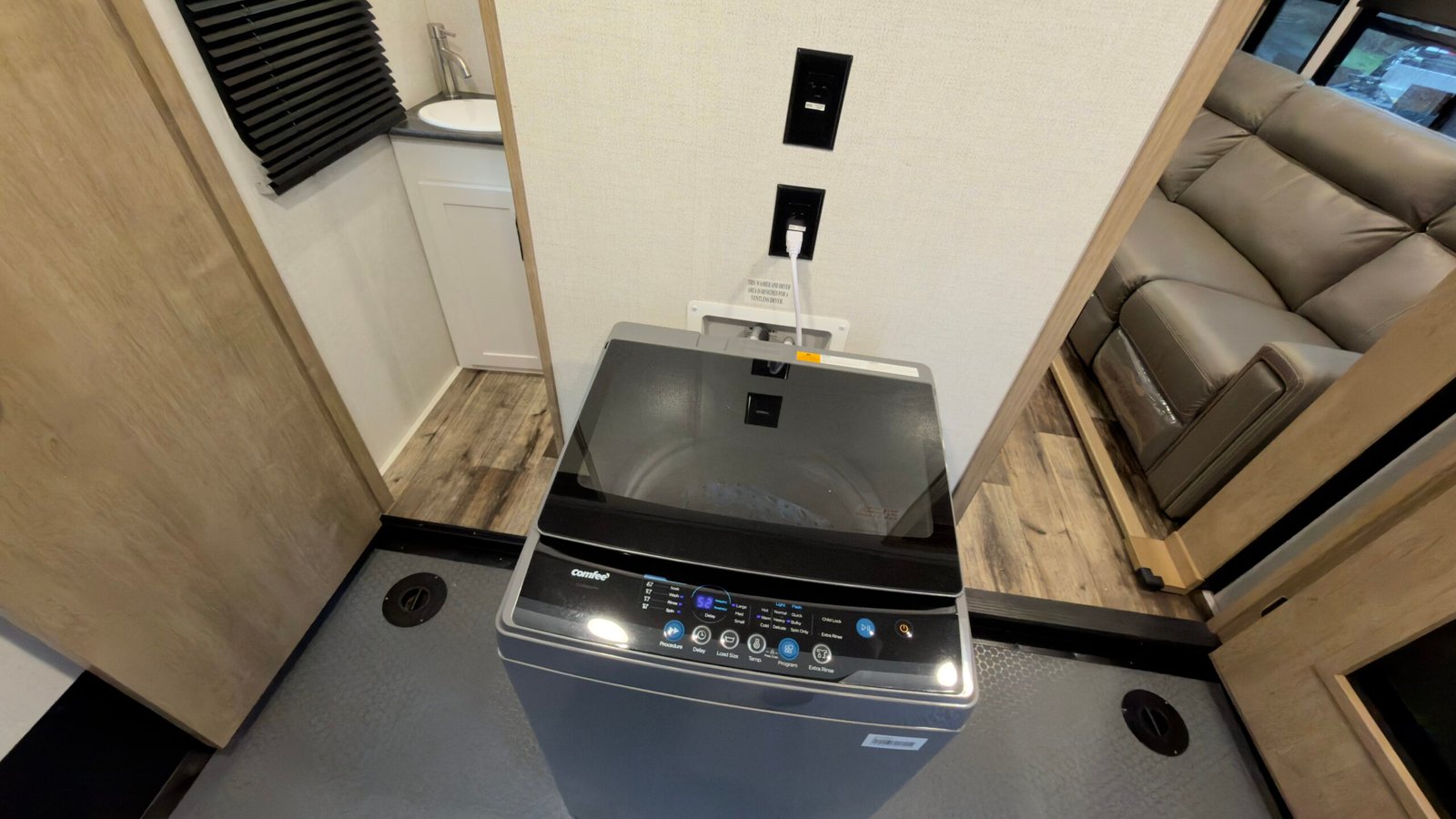 2022 Keystone Carbon Toy Hauler Fifth Wheels – Model 358  39FT