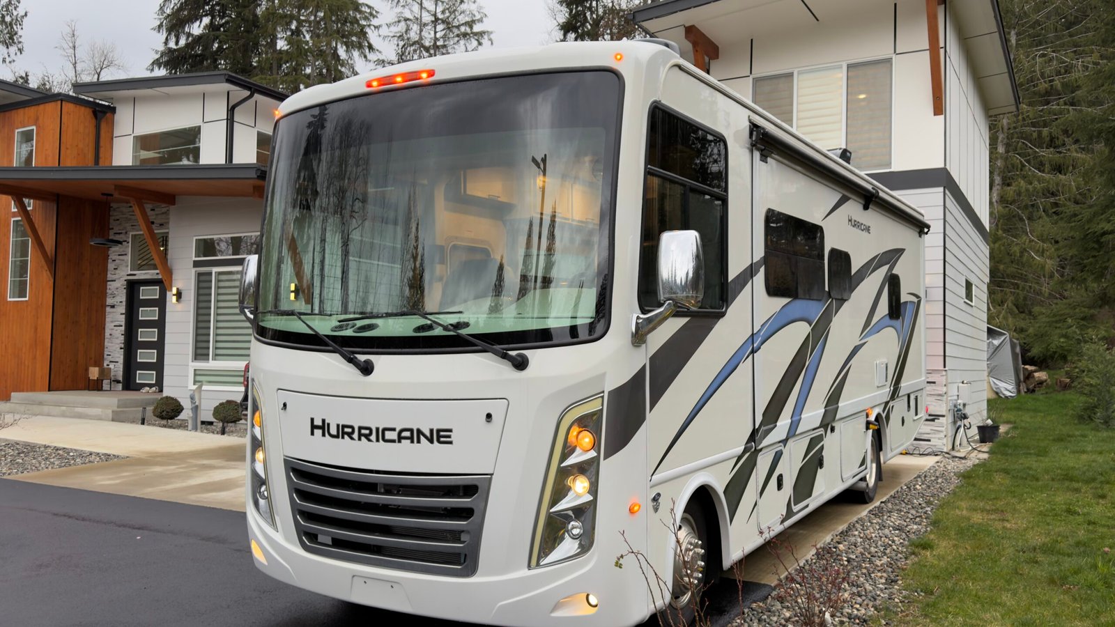 2023 Ford F53 Thor Motor Coach Hurricane Series M-29M 31FT
