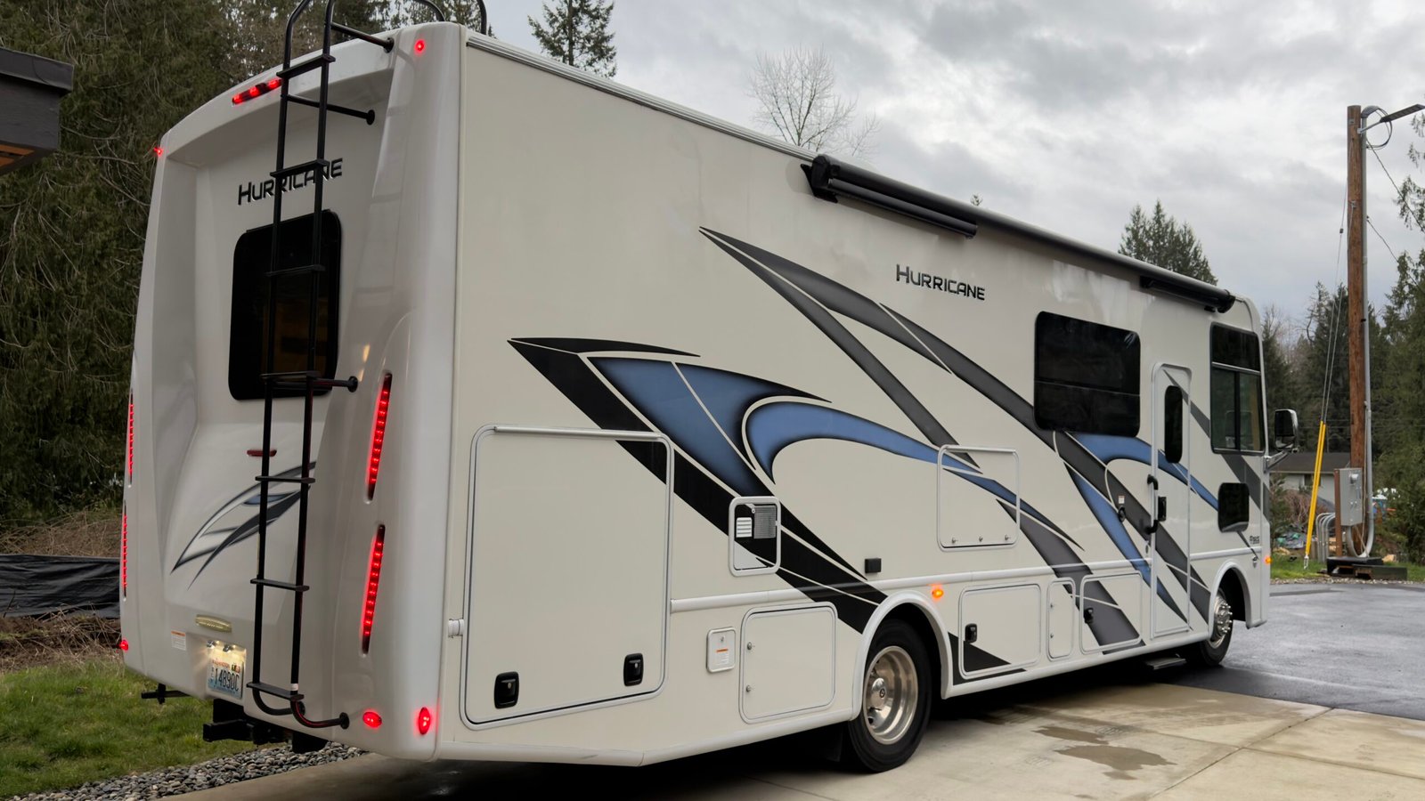 2023 Ford F53 Thor Motor Coach Hurricane Series M-29M 31FT