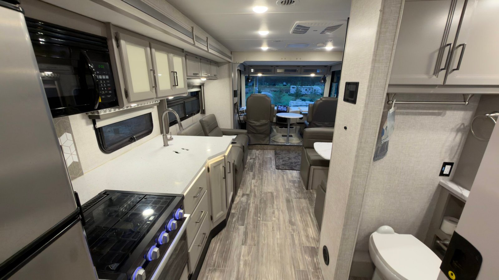 2023 Ford F53 Thor Motor Coach Hurricane Series M-29M 31FT