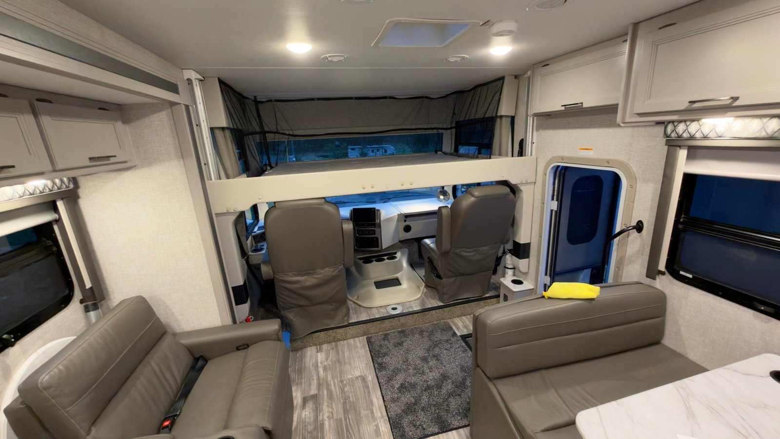 2023 Ford F53 Thor Motor Coach Hurricane Series M-29M 31FT