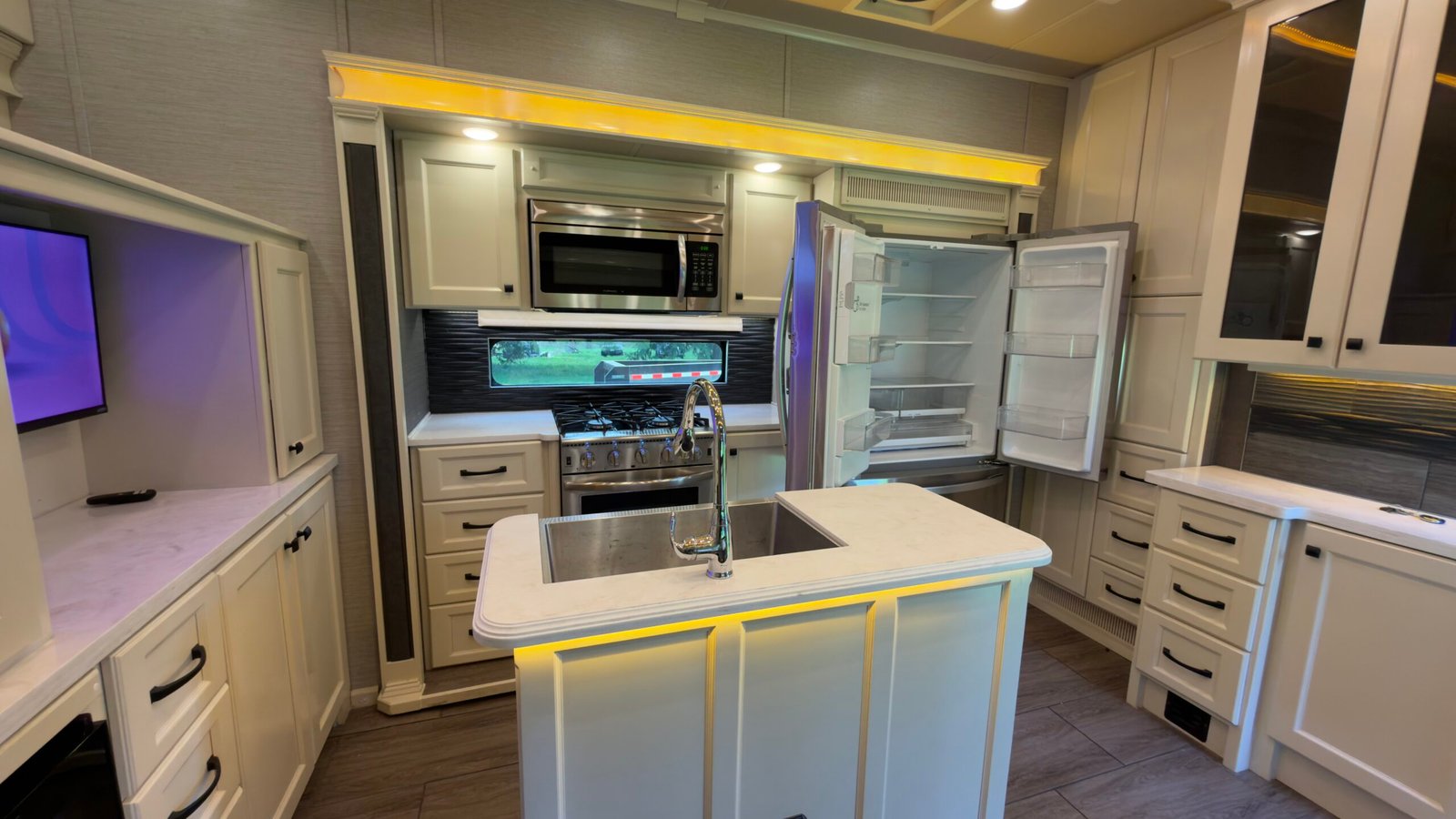 2021 VANLEIGH RV BEACON SERIES M-42RDB LUXURY 5-Wheel