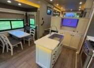 2021 VANLEIGH RV BEACON SERIES M-42RDB LUXURY 5-Wheel