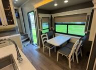 2021 VANLEIGH RV BEACON SERIES M-42RDB LUXURY 5-Wheel