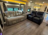 2021 VANLEIGH RV BEACON SERIES M-42RDB LUXURY 5-Wheel
